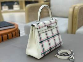 Picture of Hermes Handbags _SKUfw214644426fw